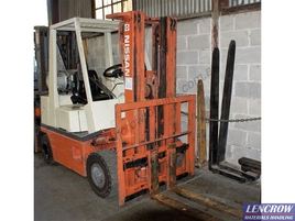 Used Nissan 2500kg Compact Stubby Forklift